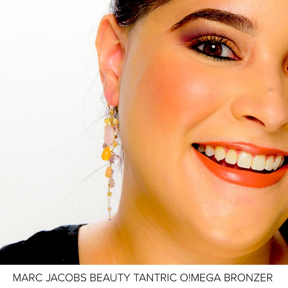 MARC JACOBS
O!MEGA BRONZE
COCONUT PERFECT TAN
POUDRE BRONZANTE COCO - Picture 3 of 15